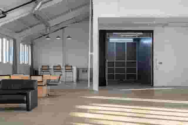 [YOU.] STUDIO - A PHOTOGRAPHIC STUDIO London