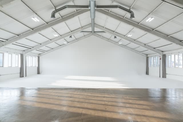 [YOU.] STUDIO - A PHOTOGRAPHIC STUDIO London