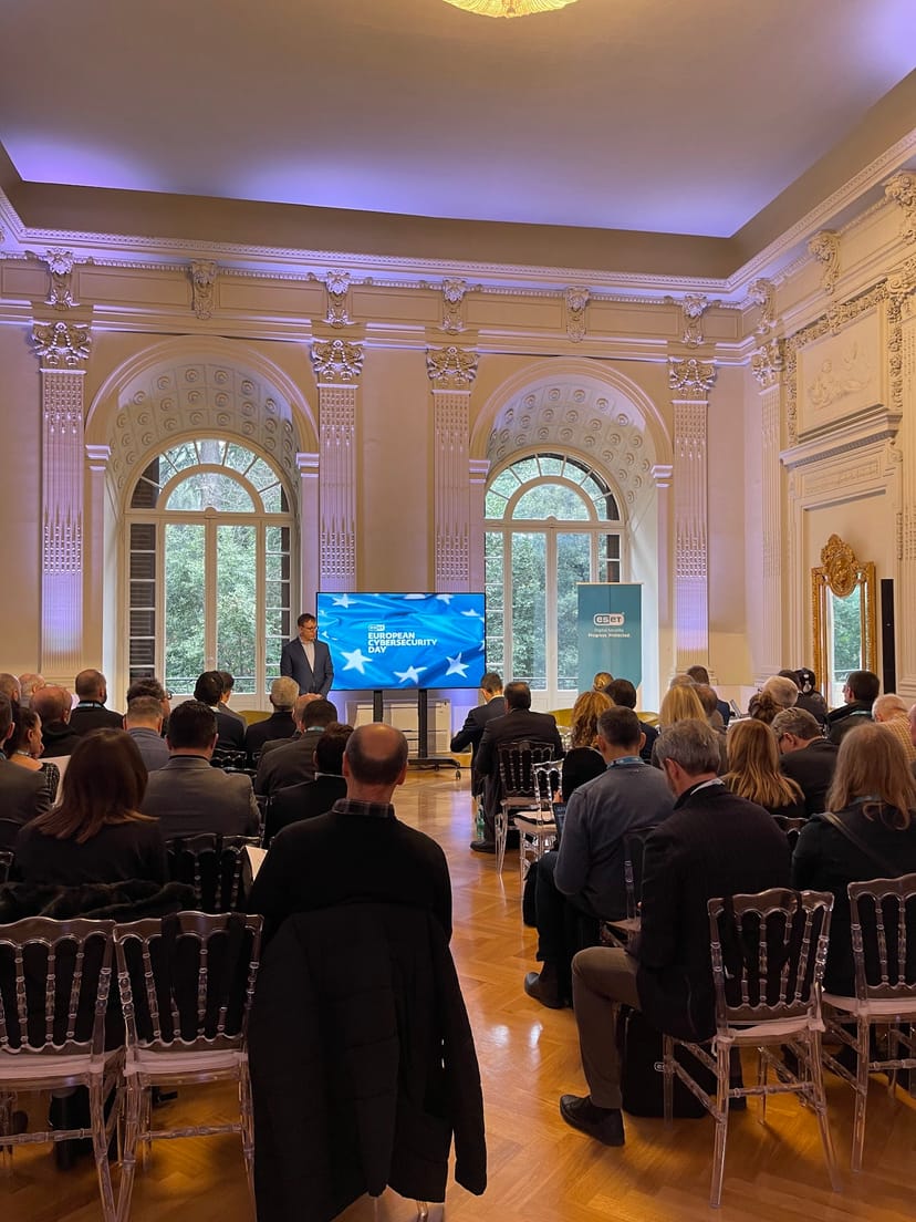 Corporate seminar in historic Sala Elisabetta, Rome with neoclassical architecture.