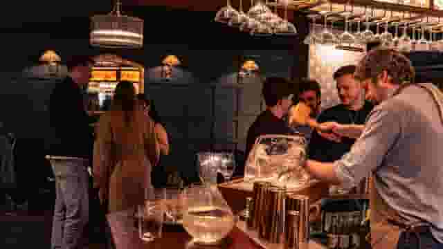 135 Bar & Lounge
