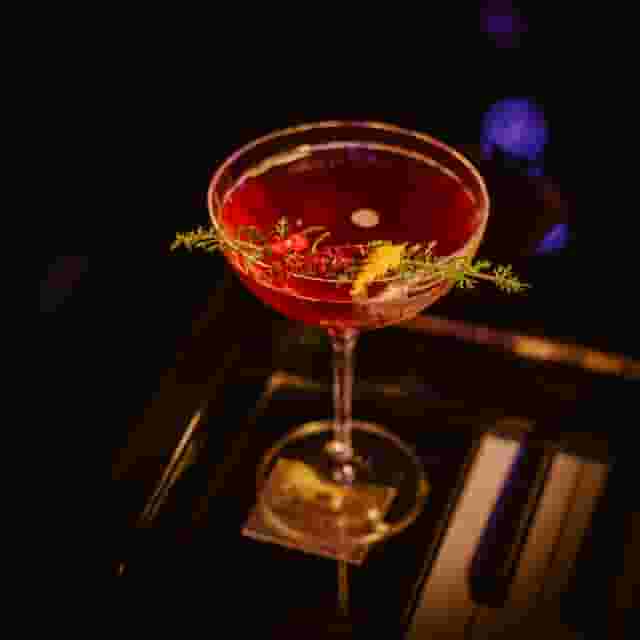 135 Bar & Lounge