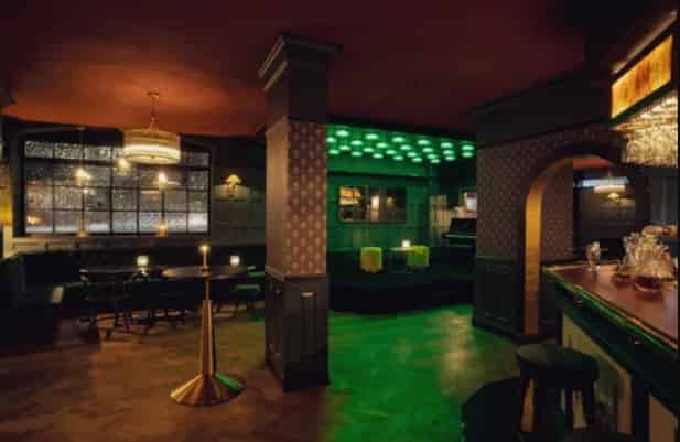 135 Bar & Lounge