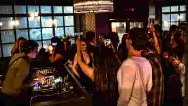 135 Bar & Lounge