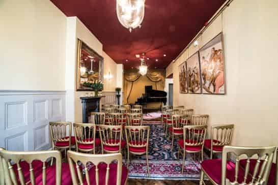 Intimate Rooms