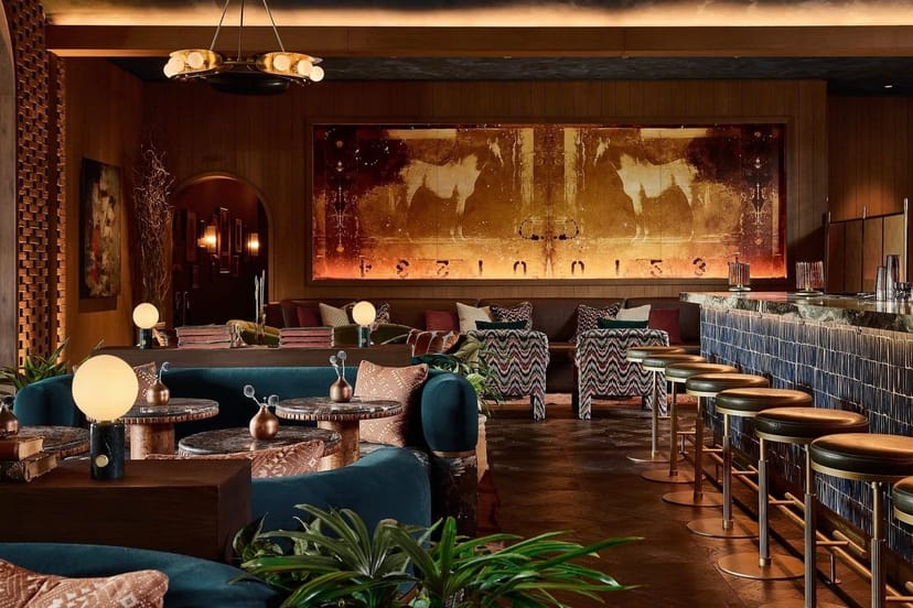 Elegant lounge area in NYC for networking events with cozy seating and stylish decor.