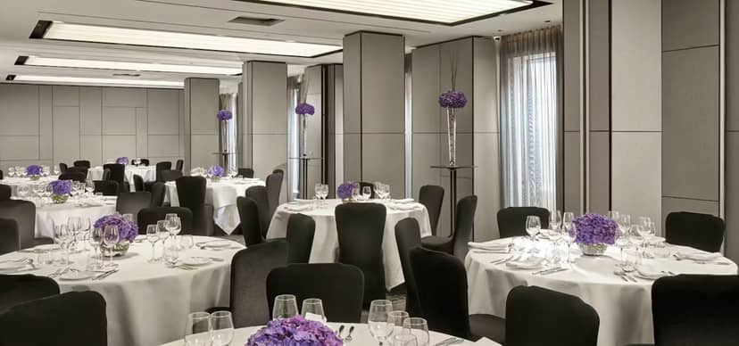 Elegant banquet setup in Park Suite 1-4, perfect for corporate events and gatherings.