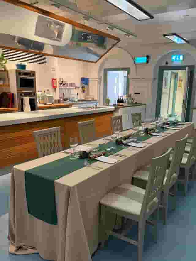 Demonstration Room / Kitchen