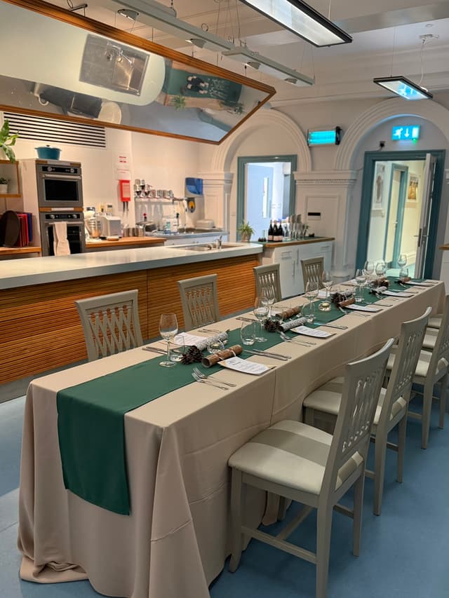 Demonstration Room / Kitchen
