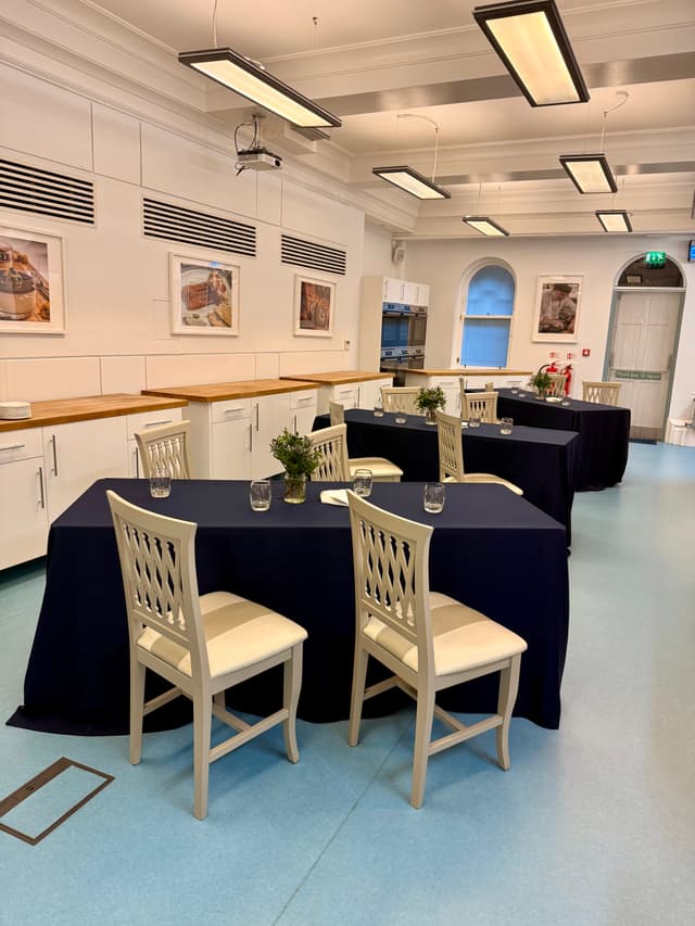 Demonstration Room / Kitchen