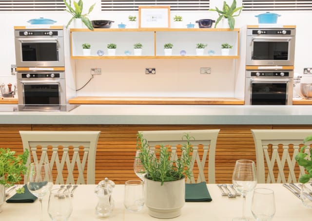 Demonstration Room / Kitchen