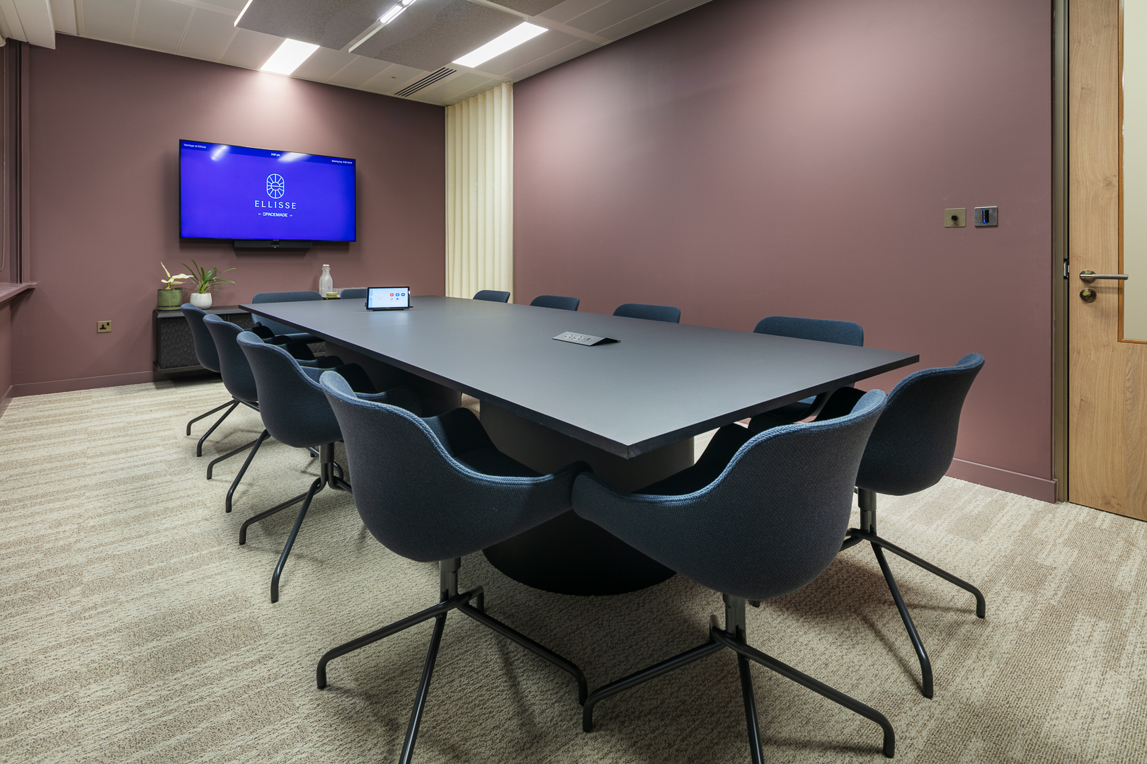Vantage Meeting Room with boardroom layout for professional executive strategy sessions.