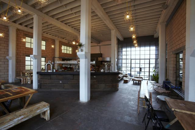 CRATE Brewery & Pizzeria