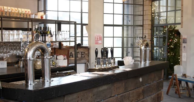 CRATE Brewery & Pizzeria
