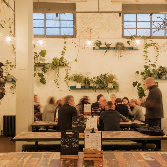 CRATE Brewery & Pizzeria