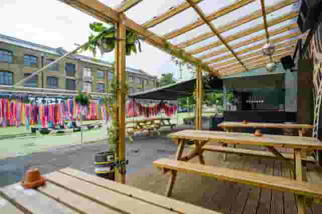 CRATE Brewery & Pizzeria