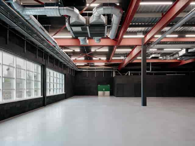 Corner Corner - image 2