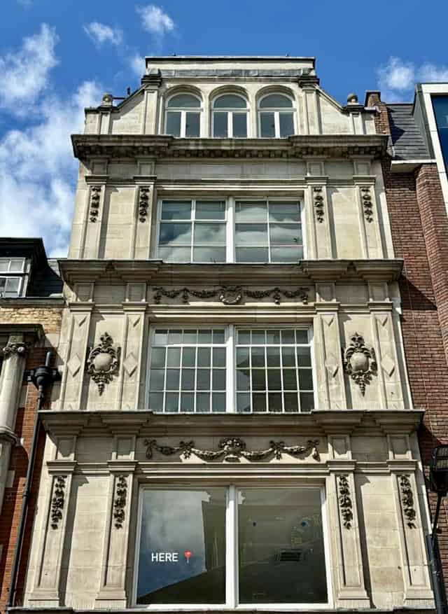2F Saint George Street