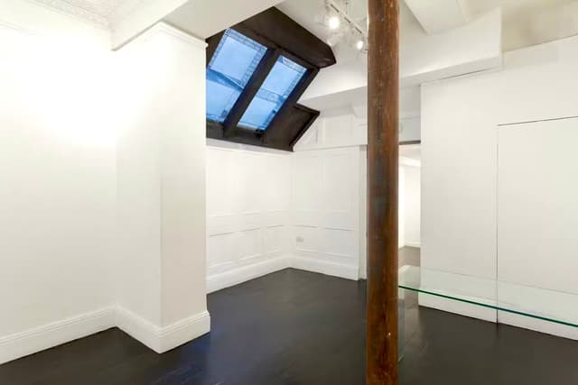 15 Bateman Street