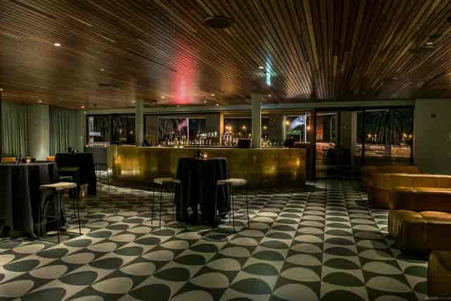 Raffles Hotel - image 3