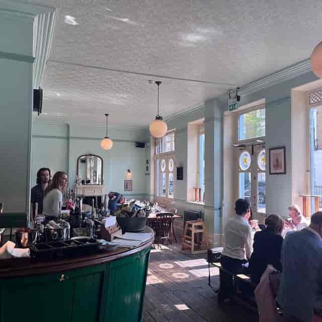 The Drapers Arms - image 2