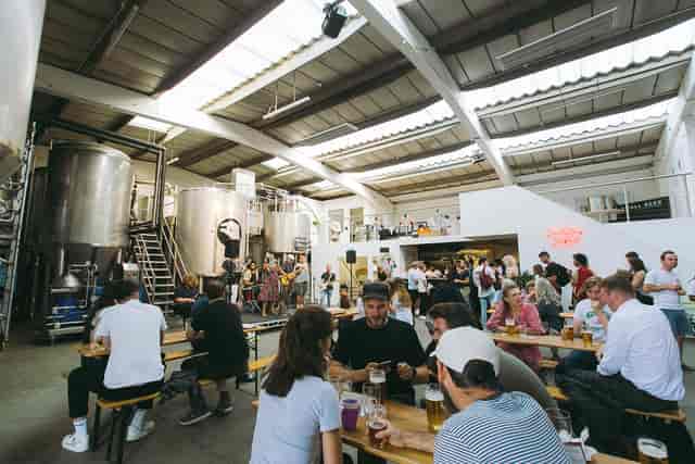 Hiver beer in a trendy taproom, ideal for corporate events and networking.