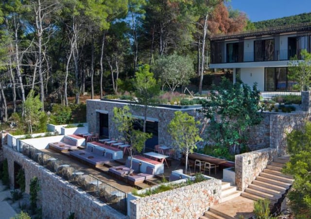 Maslina Resort - image 2