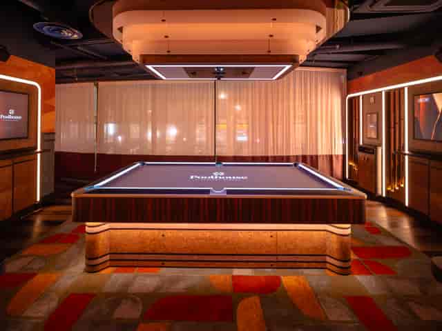 Poolhouse - image 2