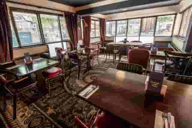 Bar & Restaurant (Sectioned Areas / Booth Bookings)