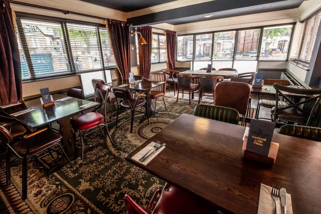 Bar & Restaurant (Sectioned Areas / Booth Bookings)