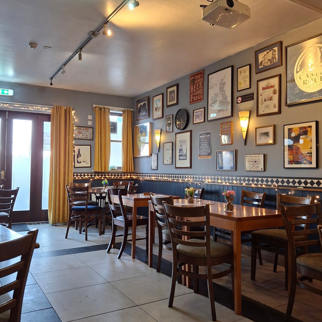 Cozy dining space at The Vat & Fiddle, perfect for luncheons and team-building events.