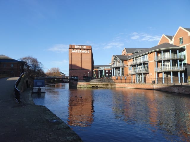 Outdoor Canalside Decking & Bridge Seating