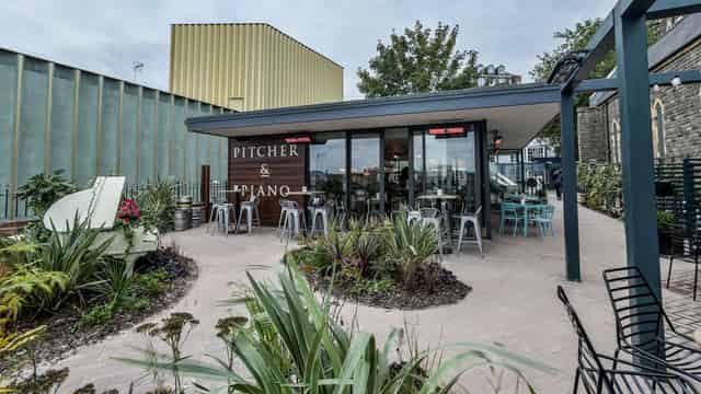 Terrace Bar