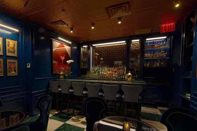 Elegant bar area at The Bell Inn for networking events and cocktail receptions.