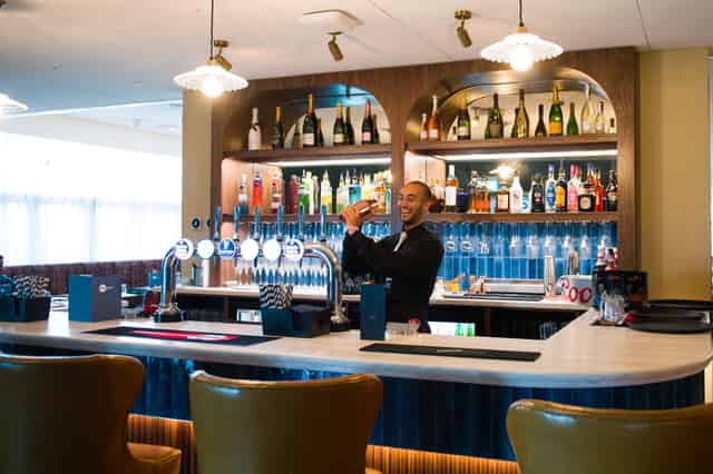 Spotlight Bar & Restaurant