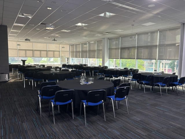 T&D Café at Motorpoint Arena Nottingham, spacious event room for meetings and workshops.