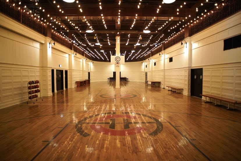 Stagg Court in Chicago: a grand event space with polished wooden floors for receptions and conferences.