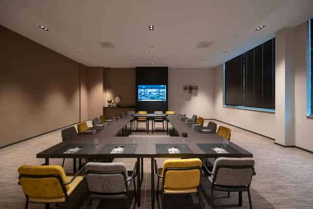 Multifunctional Meeting Rooms