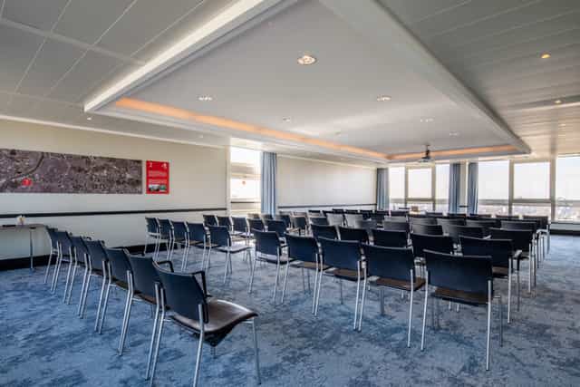 Albertdok meeting room at Crowne Plaza Antwerp: theater-style seminar and presentation space.