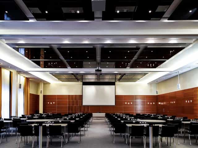 Cocagne Room at Pullman Eindhoven: elegant meeting space for corporate events and conferences.