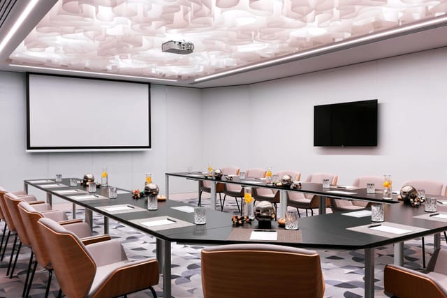 U-shape boardroom at Arche Hotel Poloneza for corporate meetings and professional conferences.