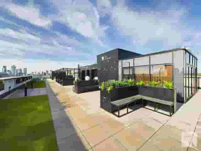 Colony One Silk St