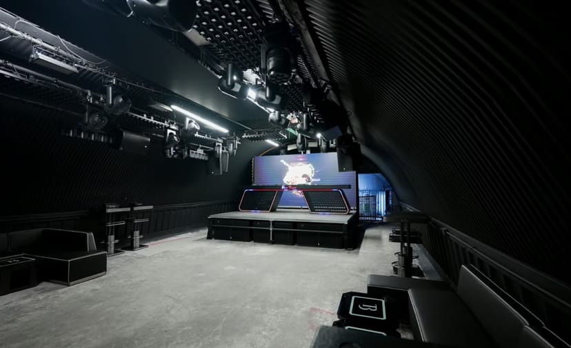 Modern event space in Bee Noir Manchester with advanced lighting for dynamic presentations.