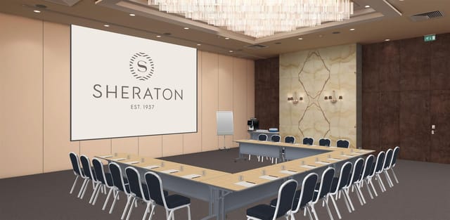 U-shape conference room at Sheraton Lisboa, ideal for business meetings and corporate events.