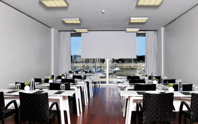Bom Sucesso III, Altis Belém Hotel: waterfront meeting, corporate retreat.