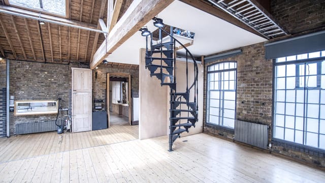 London loft venue: brick, beams, spiral stairs | Corporate events, product launch