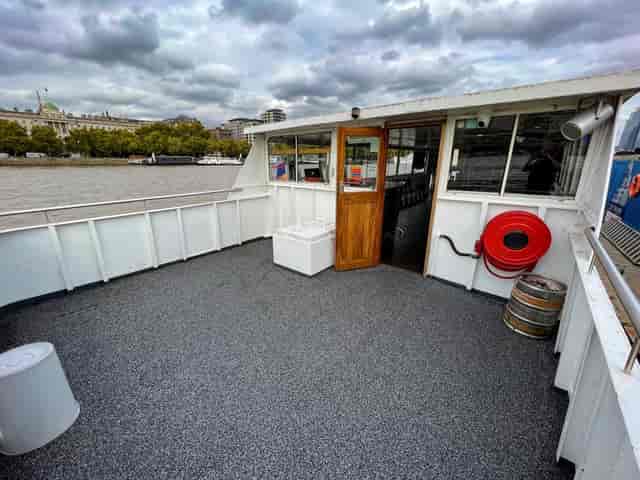 Emerald London private charter boat party venue