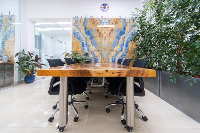 Round-Table Space