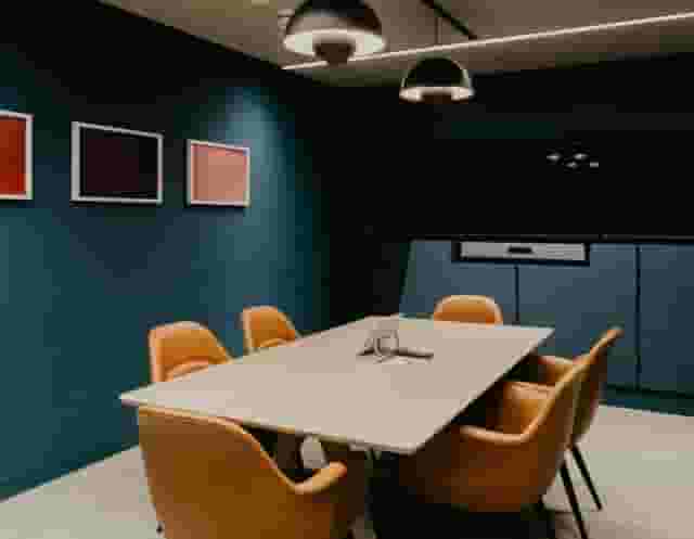 Round-Table Space