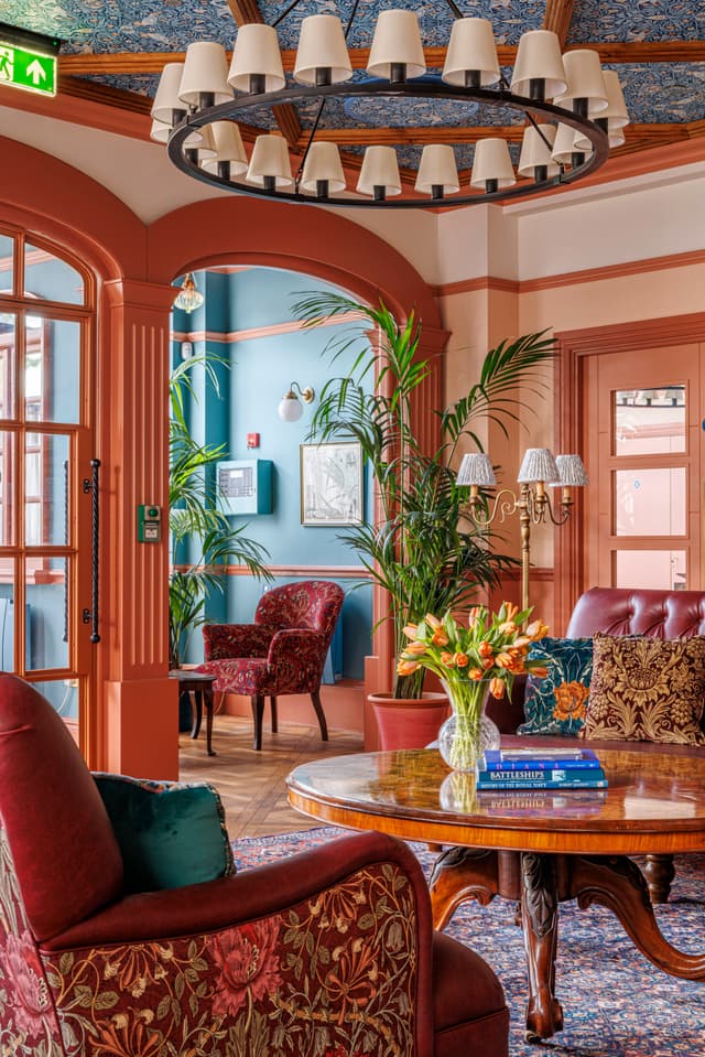 Ellis Suite