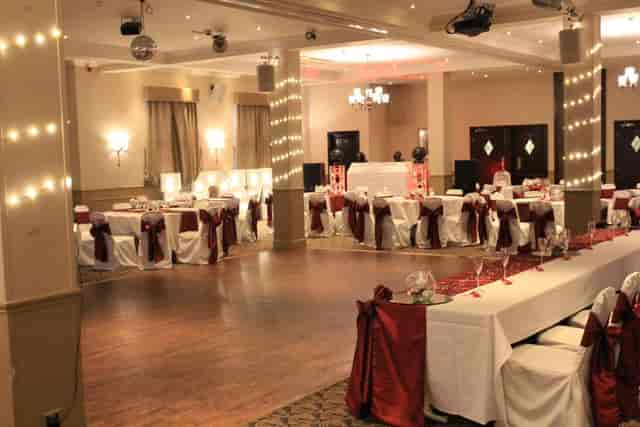 Lincoln Room ballroom wedding gala red white
